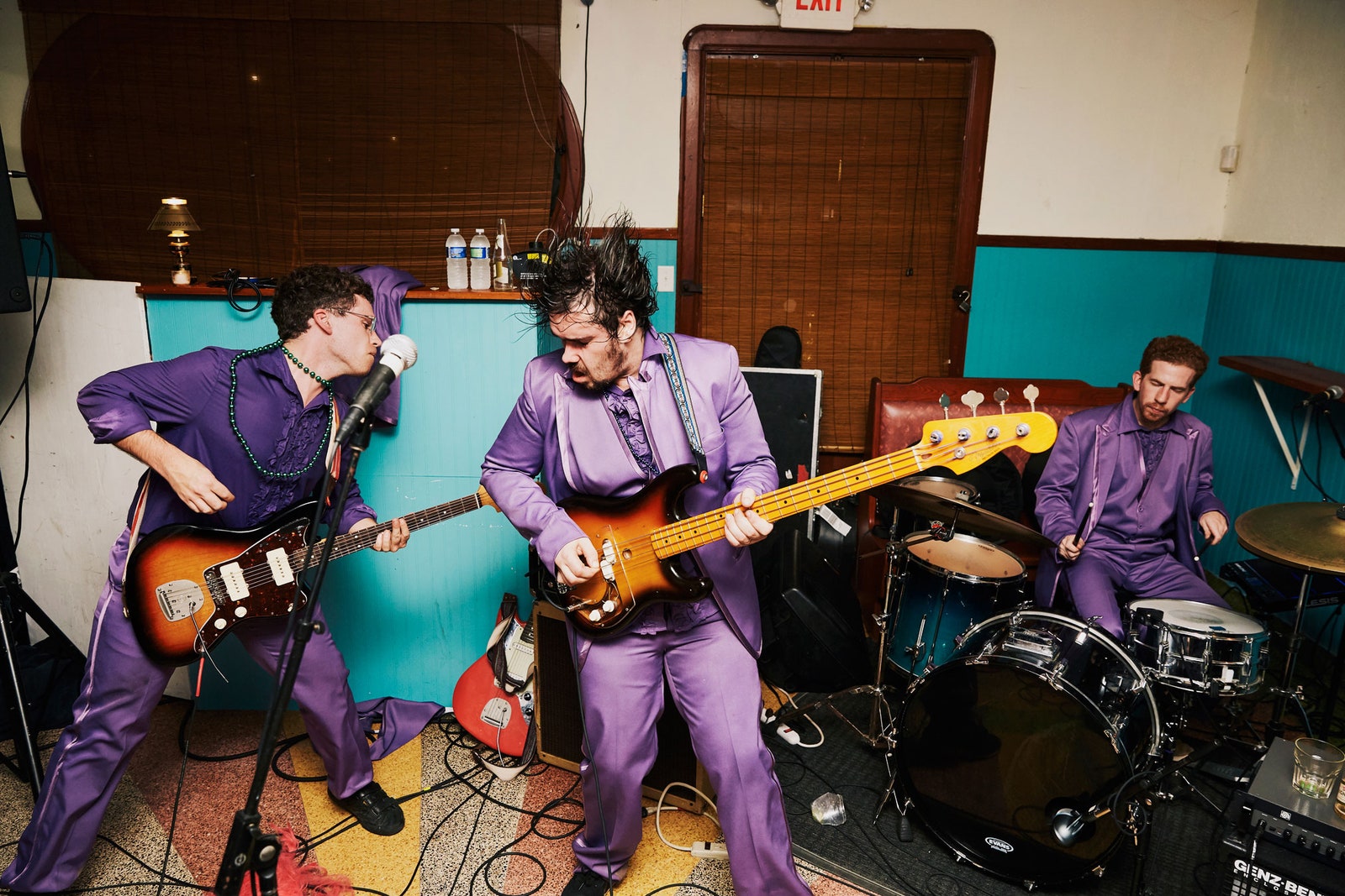 „Parquet Courts" objavili teaser „Walking At A Downtown Pace”
