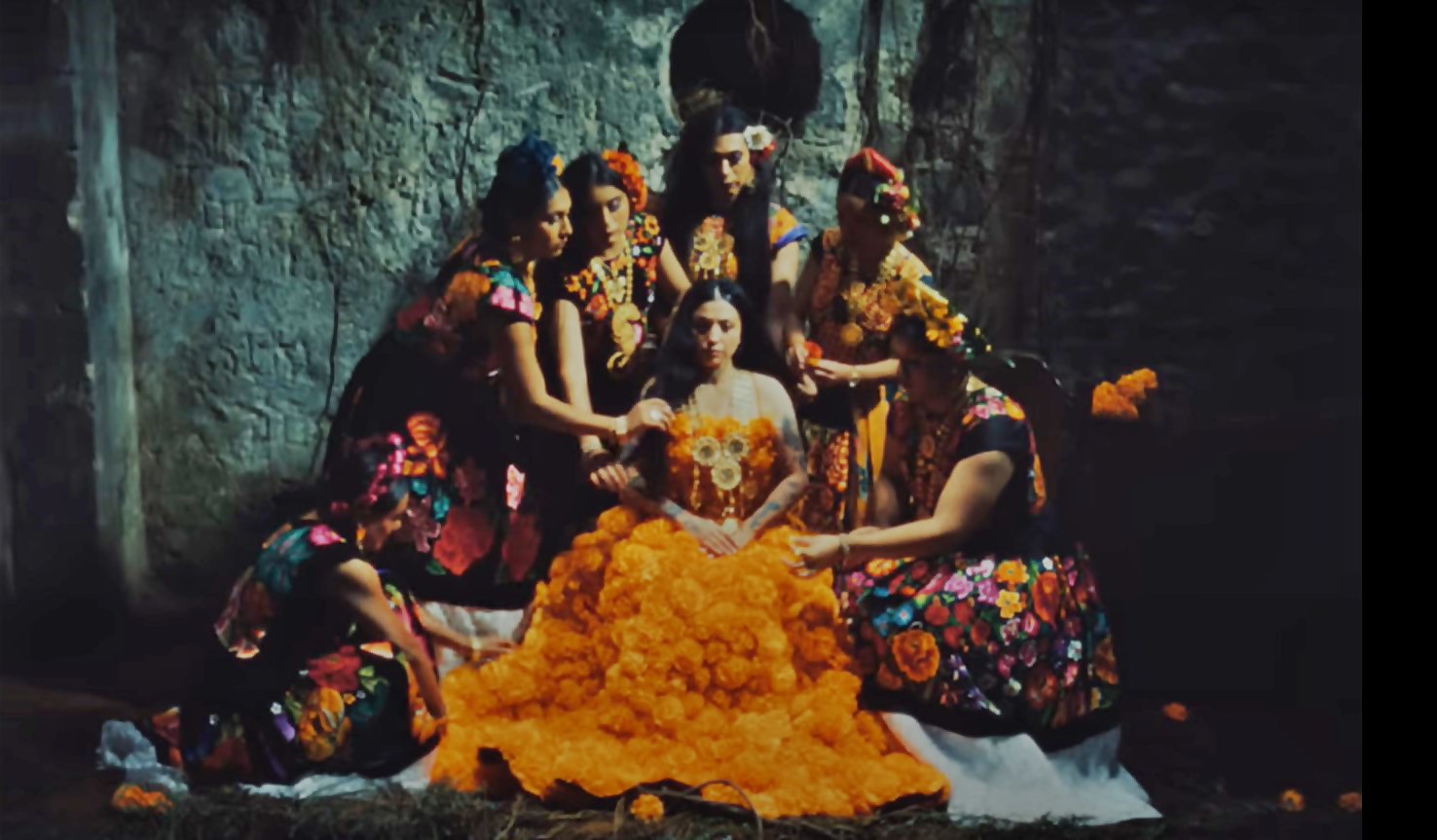 Mon Laferte s himničnom pjesmom Tenochtitlán