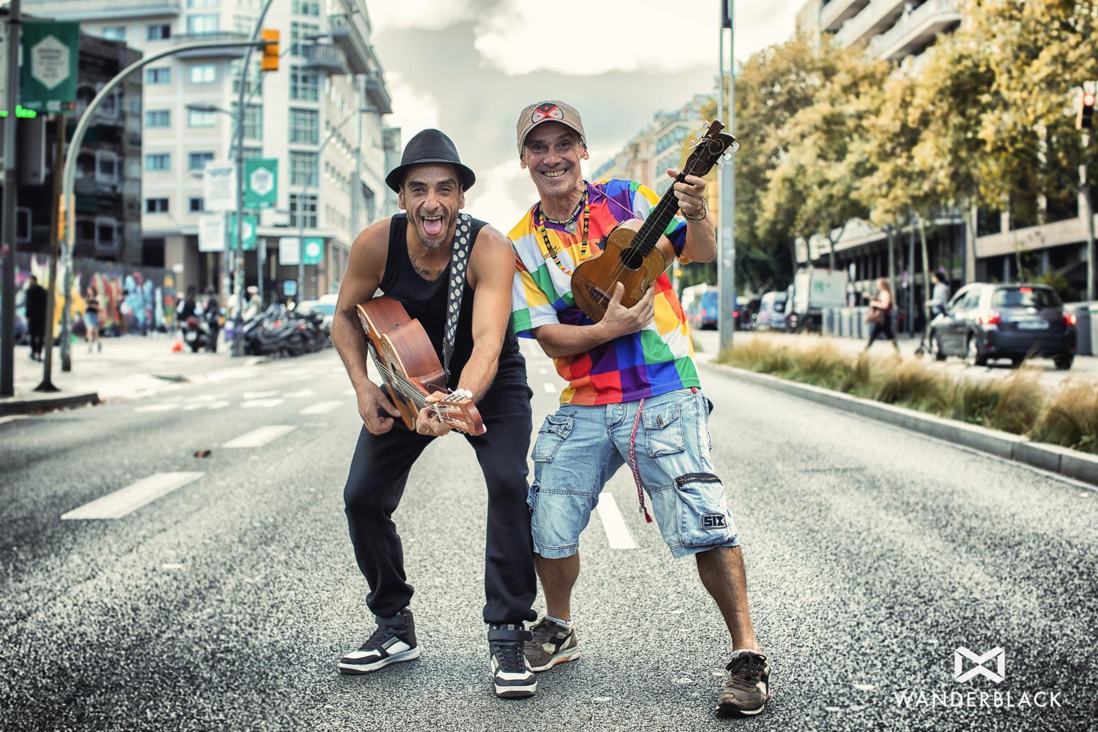 MANU CHAO PLAYING FOR CHANGE: TANTAS TIERRAS